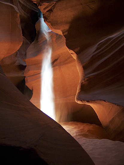 Upper Antelope Canyon - Beams