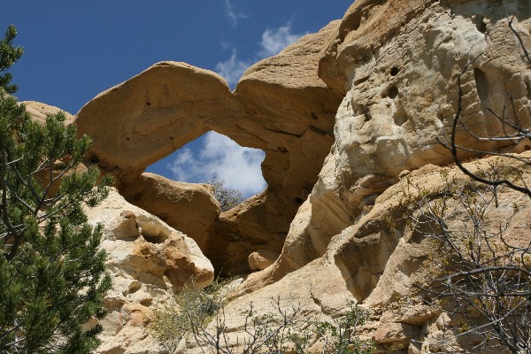 Boomerang Arch und Spired Rock of Aztec