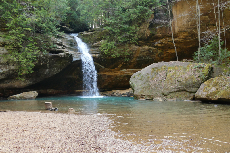 USA Hiking Database: Hocking Hills State Park [Upper Falls, Lower Falls, Old Man's Cave, Cedar Falls, Ash Cave]