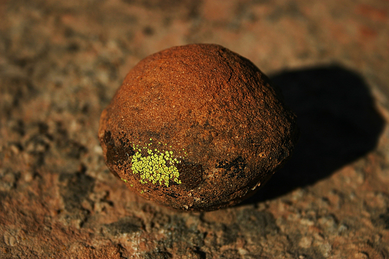 Moki Hill - Moqui Marbles and Pipes