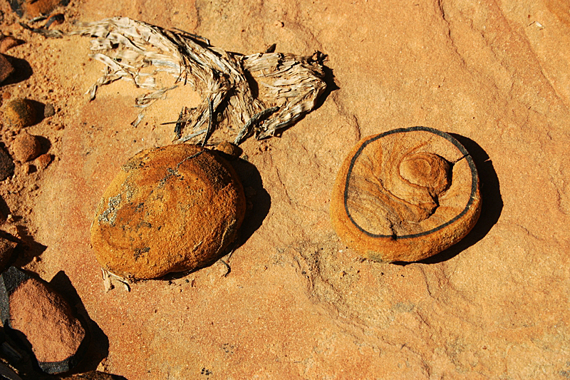 Moki Hill - Moqui Marbles and Pipes