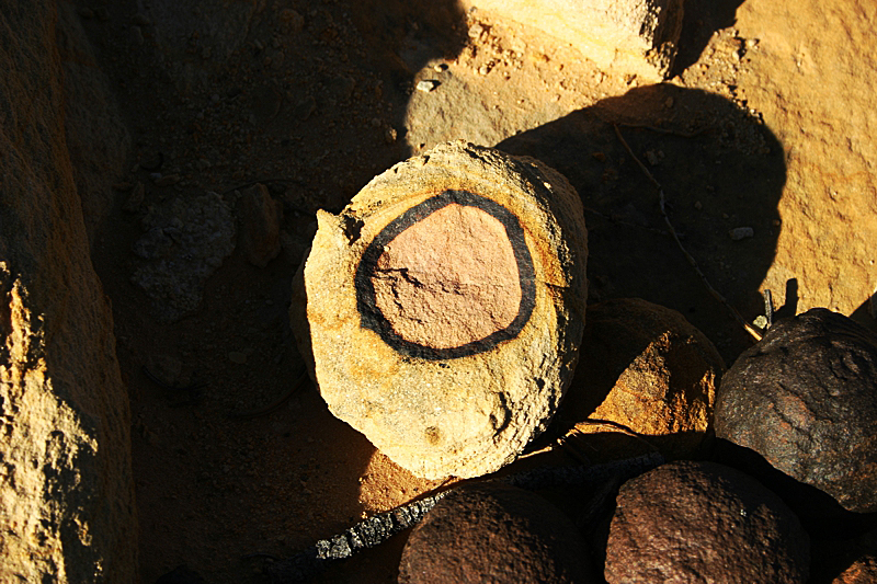 Moki Hill - Moqui Marbles and Pipes