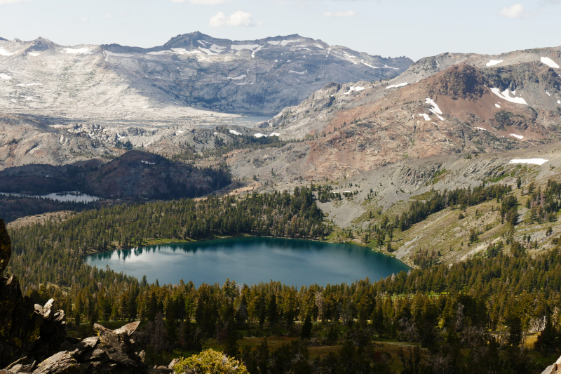 Bild vom Gildmore Lake auf dem Wanderweg zum Mount Tallac - Eldorado Mountains