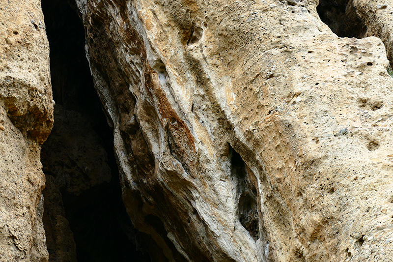 Munitz Cave [El Escorpión Park - Bell Canyon Park]