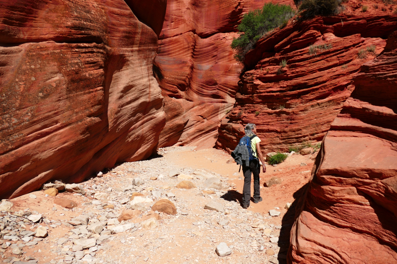 Peek-a-Boo aka. Red Canyon Slot [The Sand Hills]