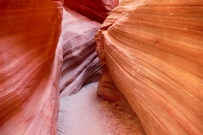 Peek-a-Boo aka. Red Canyon Slot [The Sand Hills]