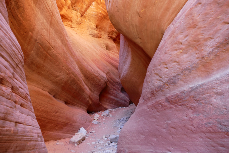 Peek-a-Boo aka. Red Canyon Slot [The Sand Hills]