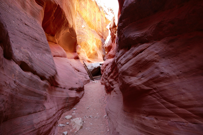 Peek-a-Boo aka. Red Canyon Slot [The Sand Hills]