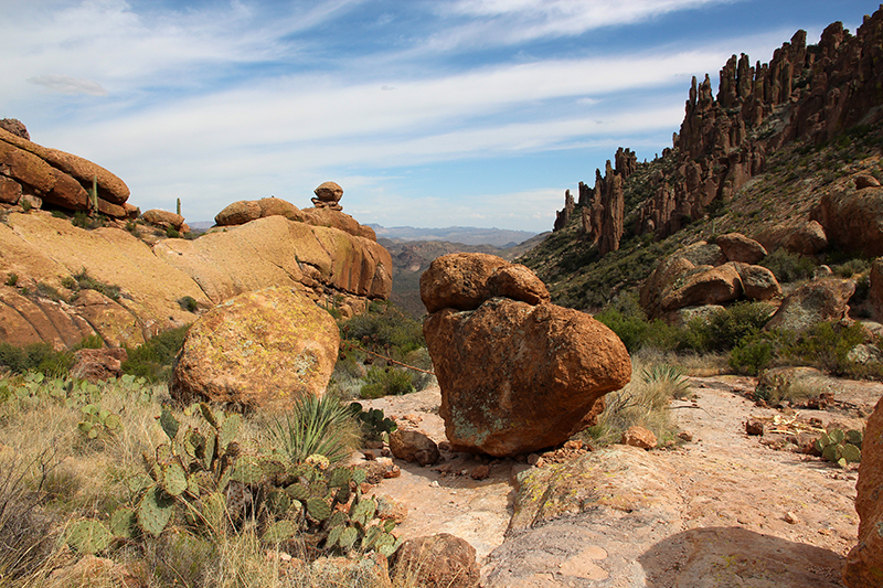 Peralta Canyon, Boulder Canyon, Weavers Needle, Cave Trail [Superstition Mountains]