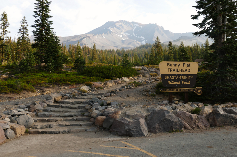 Bild Mount Shasta Bunny Flat Trailhead [Shasta Trinity National Forest]