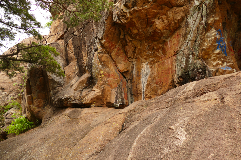 USA Hiking Database: Bilder Spanish Cave and The Eye [Wichita Mountains] - Pictures Spanish Cave and The Eye [Wichita Mountains]