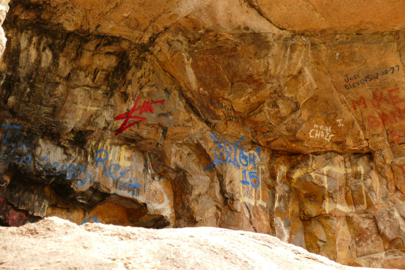 USA Hiking Database: Bilder Spanish Cave and The Eye [Wichita Mountains] - Pictures Spanish Cave and The Eye [Wichita Mountains]