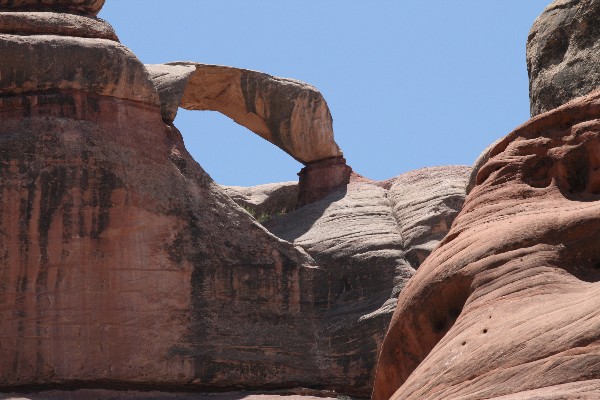 Teapot Arch [Lavender Canyon]