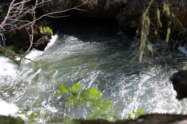 Upper Rogue River Natural Bridge