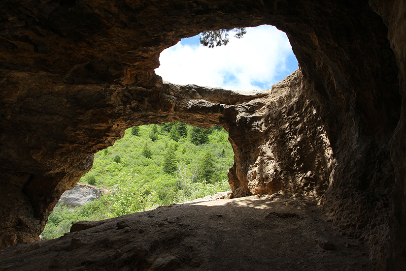 Wind Cave Arch Cache National Forest