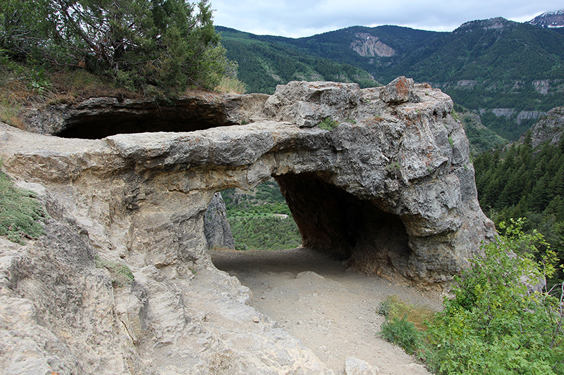 Wind Cave Arch Cache National Forest