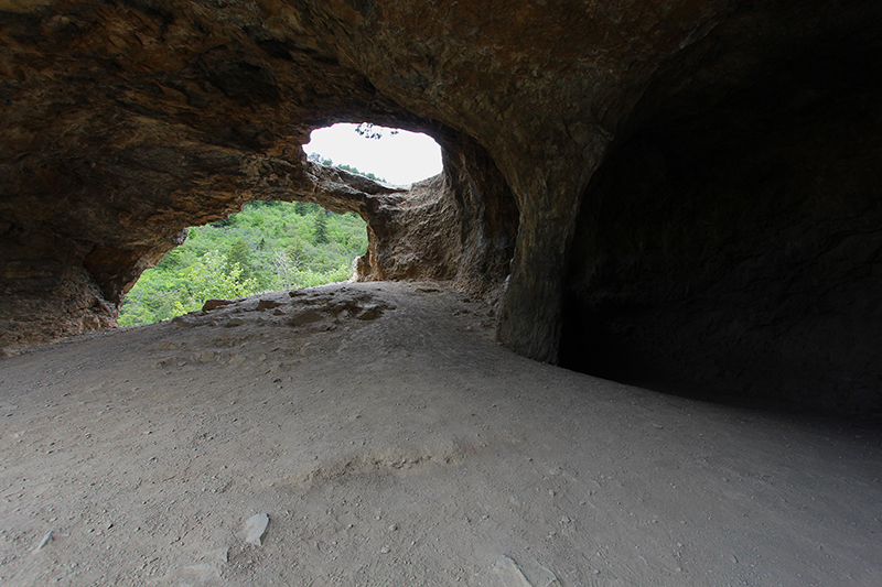 Wind Cave Arch Cache National Forest