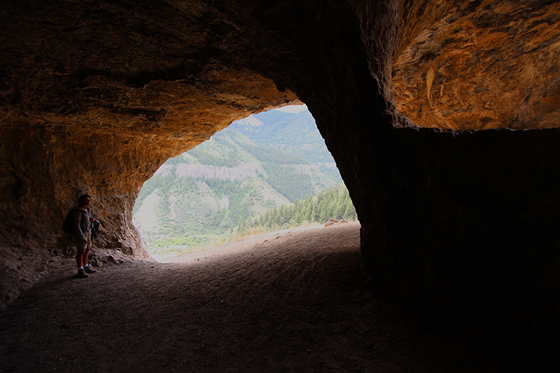 Wind Cave Arch Cache National Forest